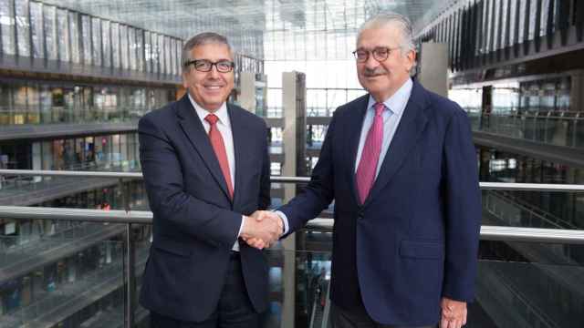 El presidente del ICO, José Carlos García de Quevedo, y el CEO de Endesa, José Bogas.