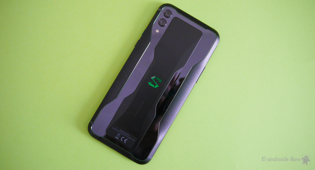 Xiaomi ya tiene su smartphone para gamers, se llama Black Shark y cuenta  con pantalla de