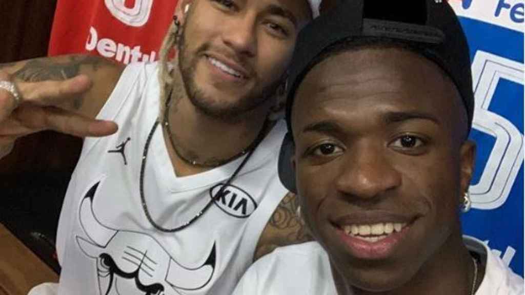 Vinicius y Neymar. Foto: Instagram (@viniciusjunior)