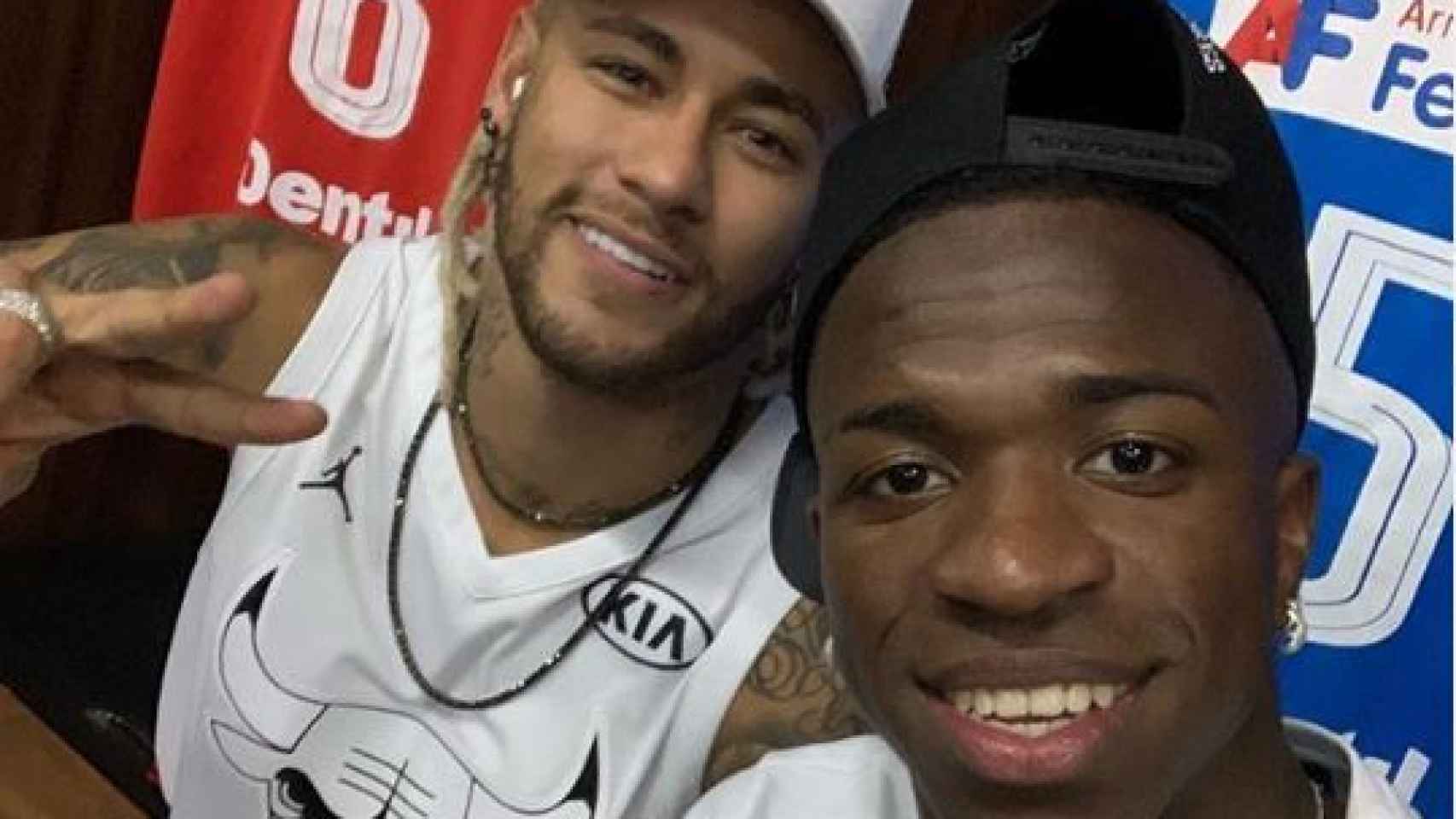 Vinicius y Neymar. Foto: Instagram (@viniciusjunior)