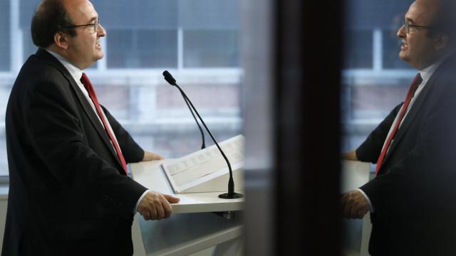 Miquel Iceta, durante una rueda de prensa en el Parlament.