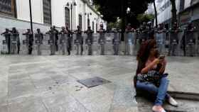 El operativo policial, frente al Parlamento venezolano, para que no haya sesión.