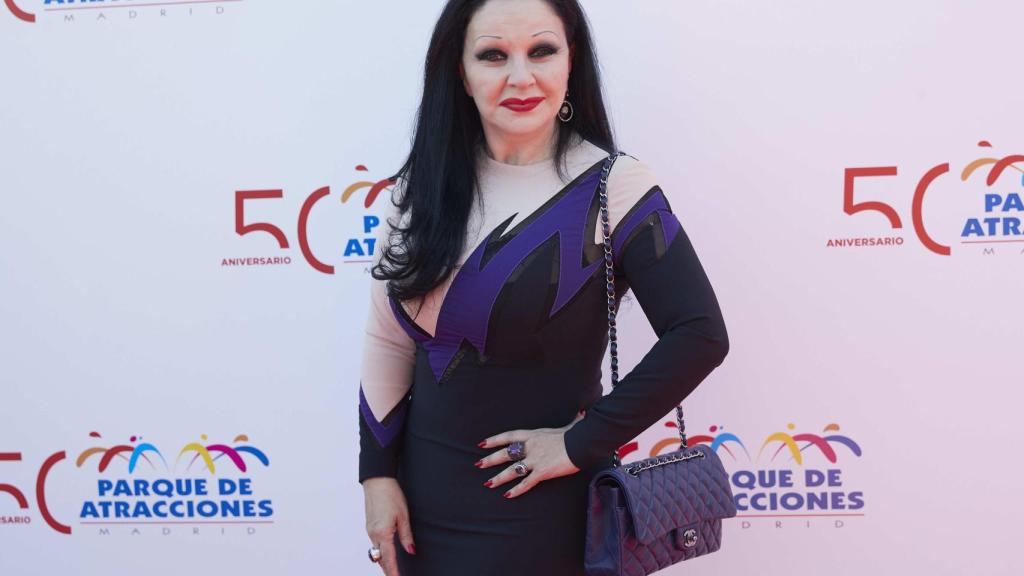 Alaska habla con la prensa en el 50 aniversario del Parque de Atracciones de Madrid
