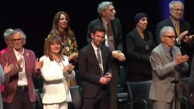 Leo Messi se niega a aplaudir tras los cánticos sobre los políticos presos