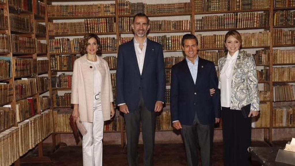Felipe, Letizia, Peña Nieto (entonces presidente de México) y su esposa Angélica Rivera.