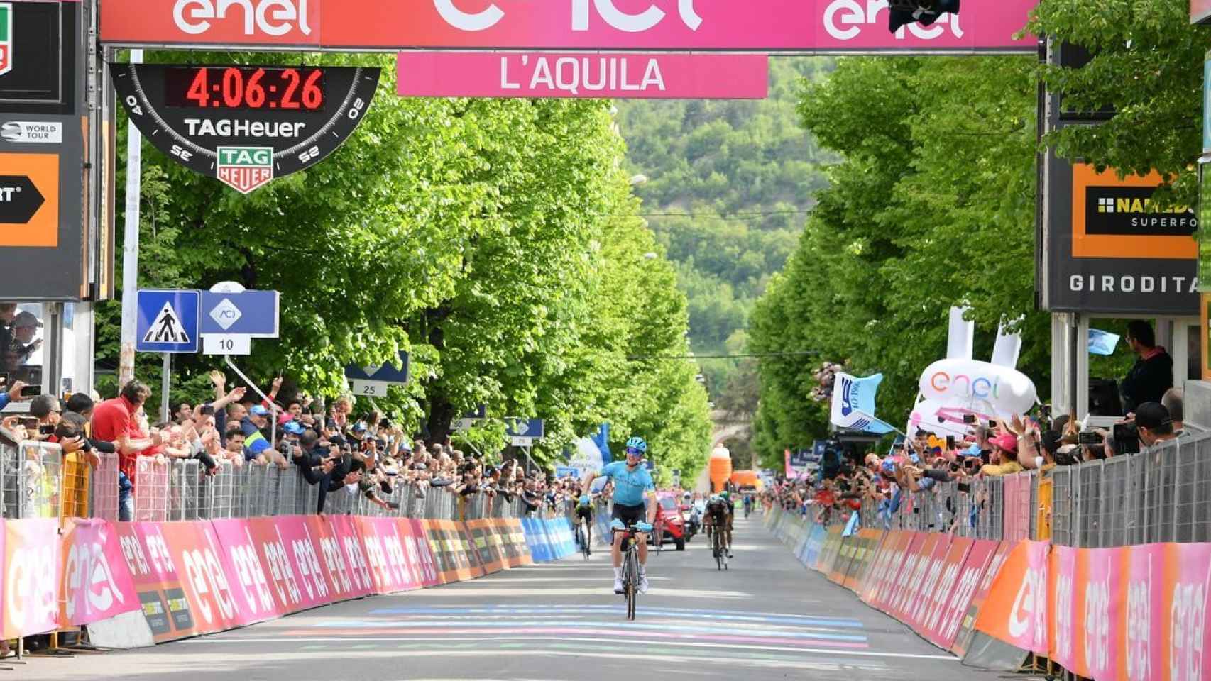 Pello Bilbao, tras conquistar la séptima etapa del Giro de Italia. Foto: (@giroditalia)