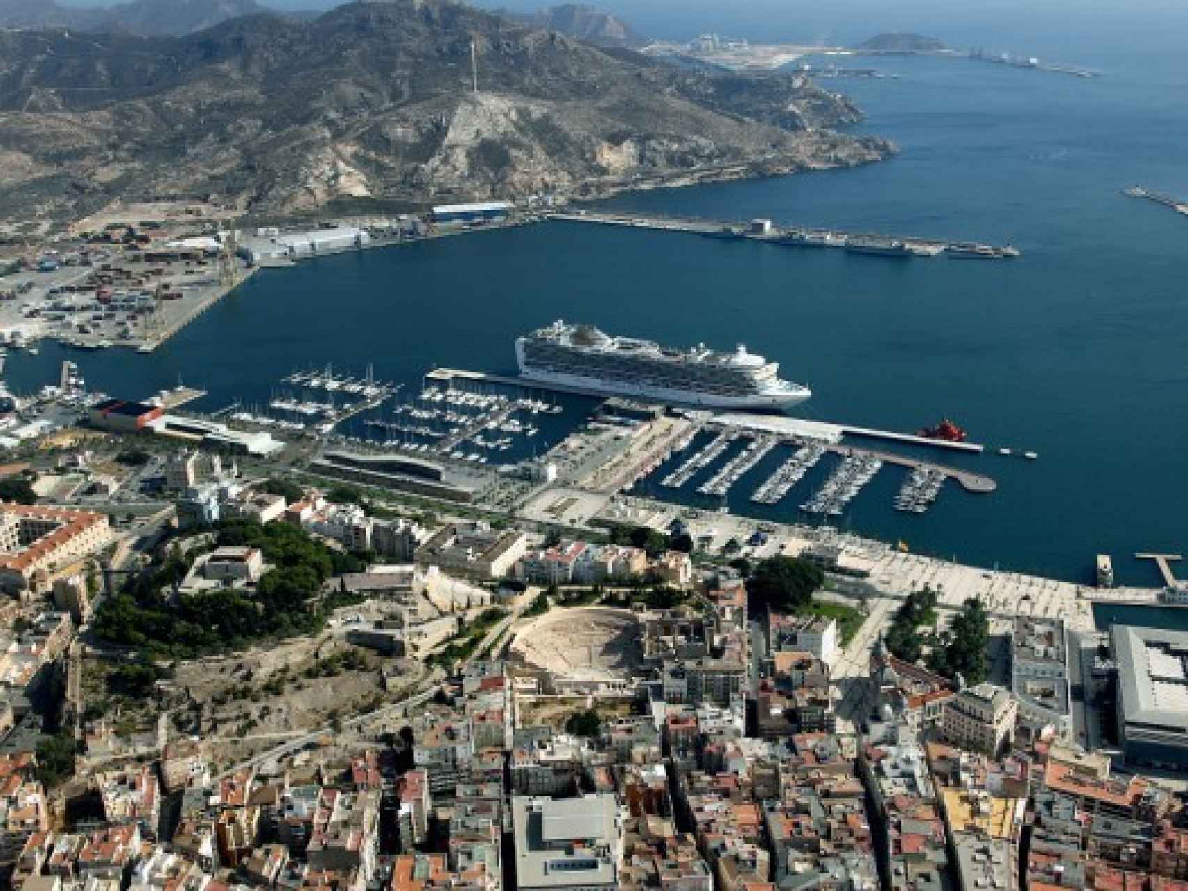 Imagen aérea de Cartagena y su litoral.