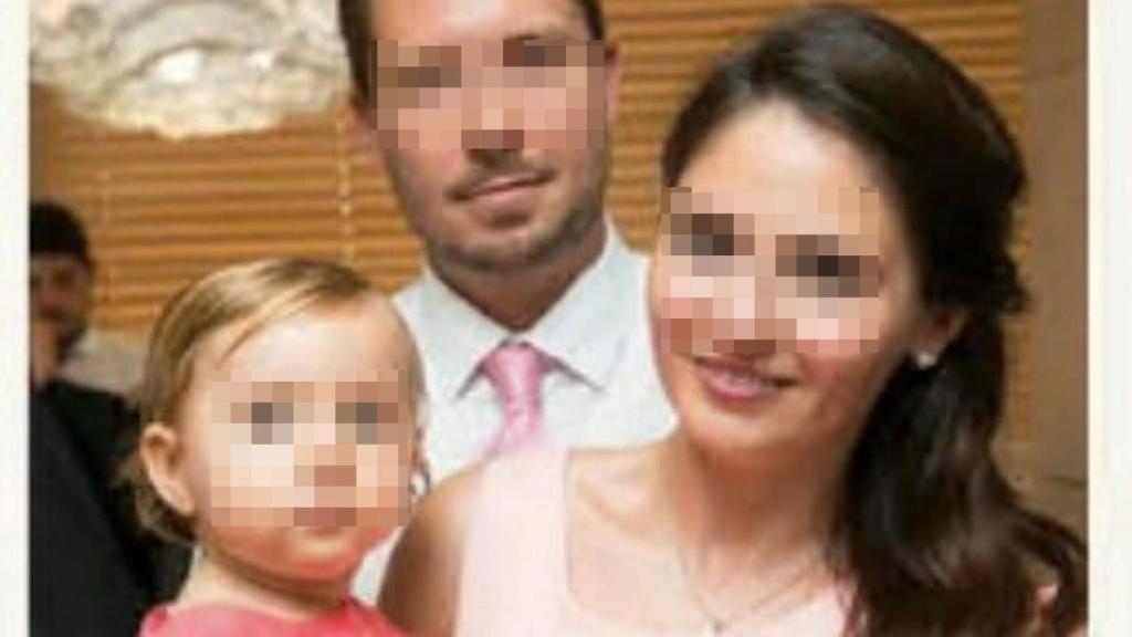 Luis junto a su familia.