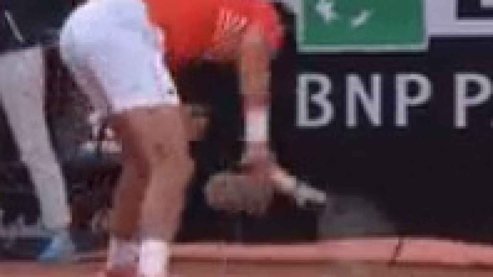 Djokovic destroza su raqueta ante Rafa Nadal