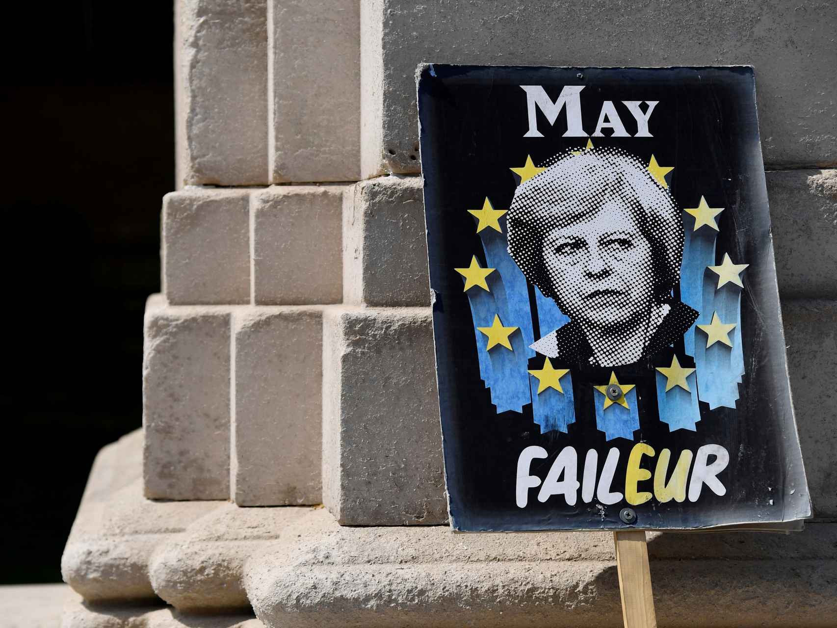 Una pancarta de detractores de May, en Londres.