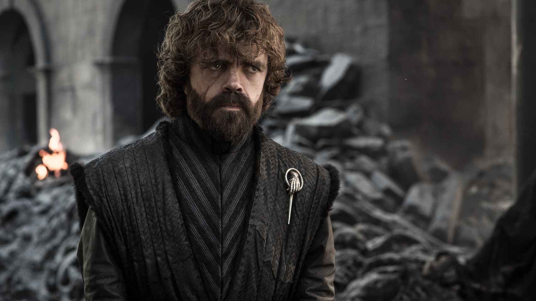 Tyrion Lannister, en los escombros de Desembarco del Rey.