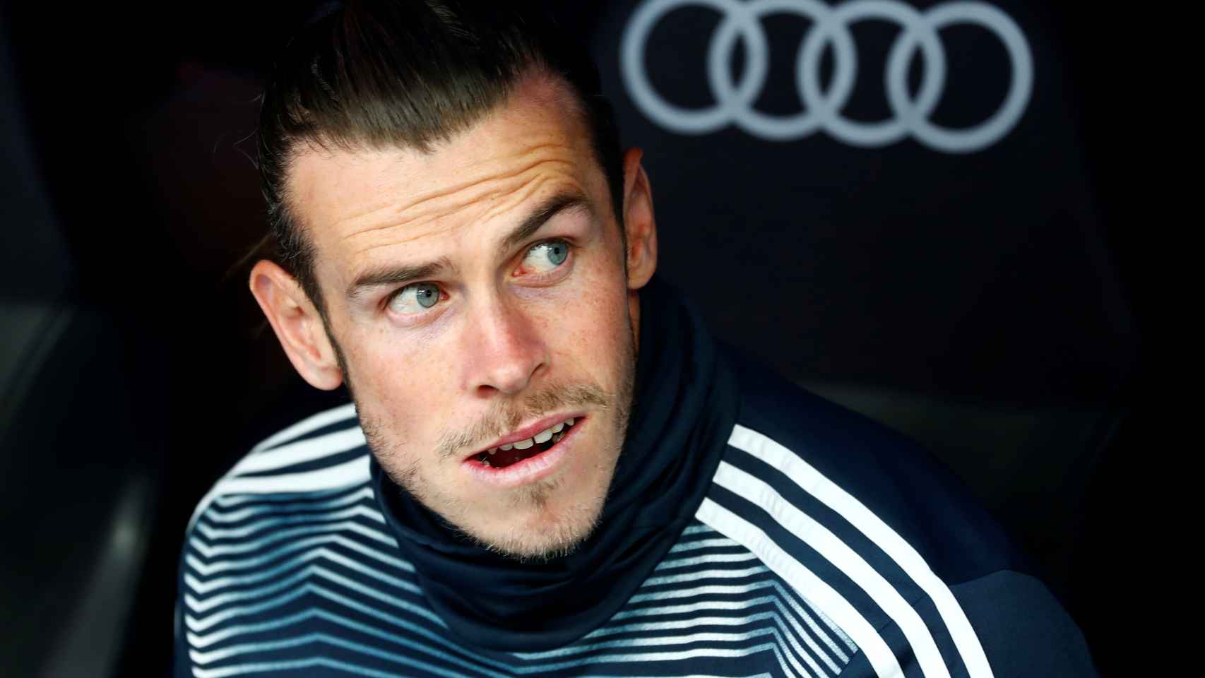 Gareth Bale en el banquillo del Santiago Bermabéu