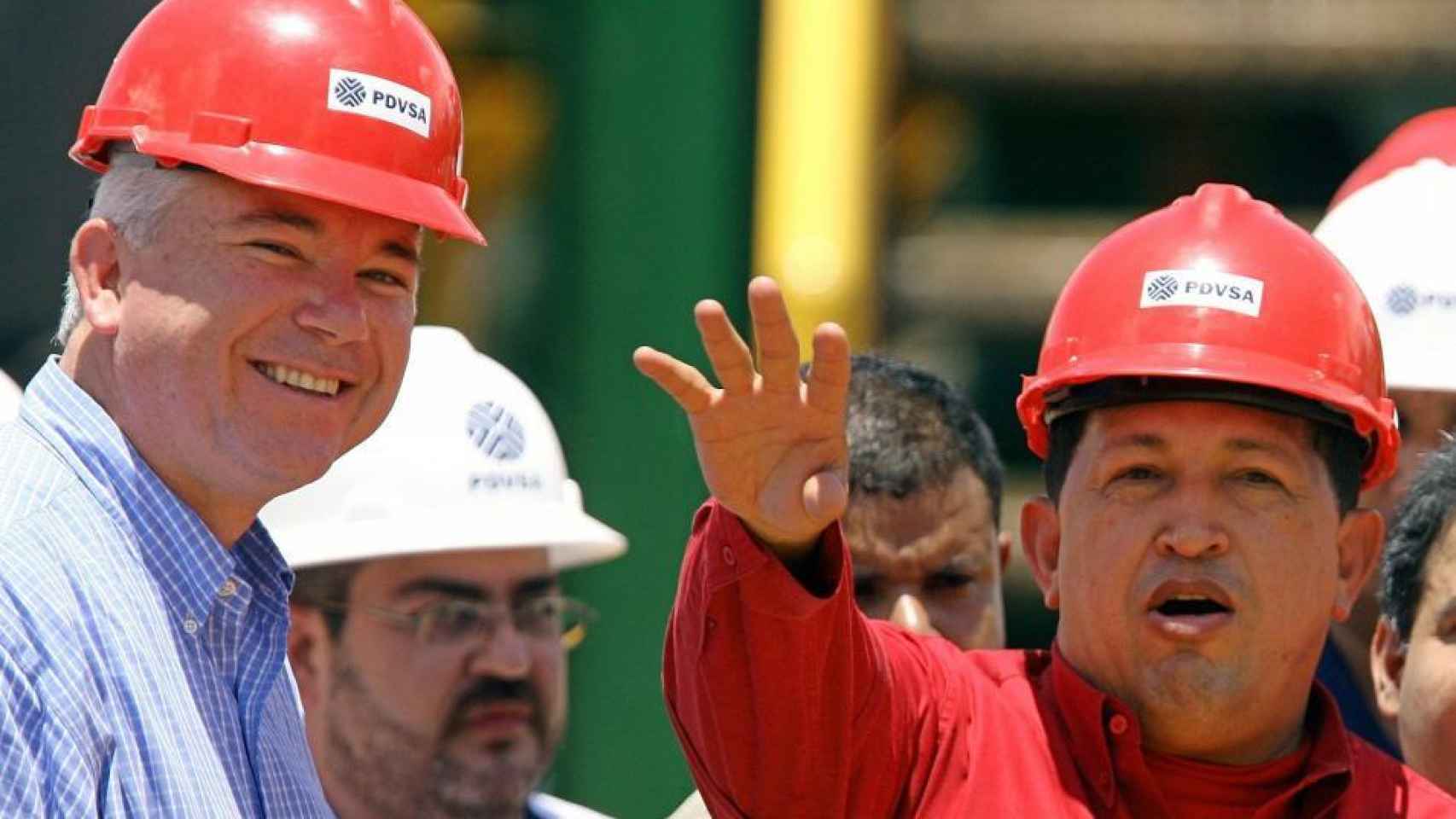 Rafael Ramírez y Hugo Chávez, en 2006, cuando Raúl Morodo era embajador en Venezuela.