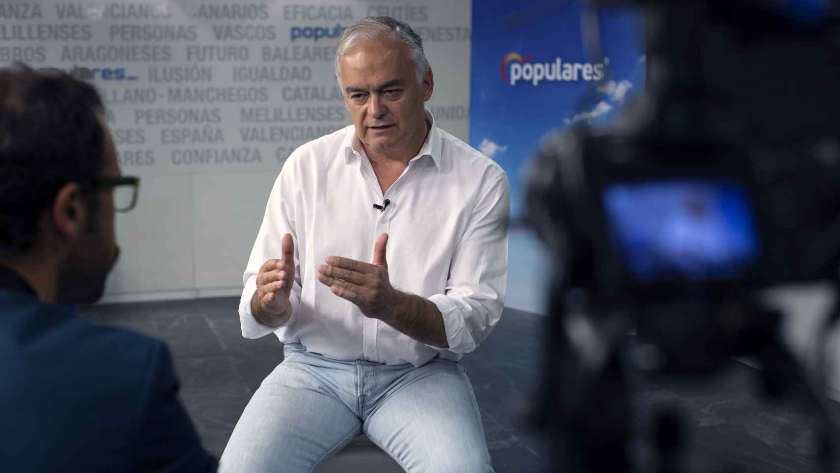 Esteban González Pons responde a las preguntas de EL ESPAÑOL, en la sede del PP.