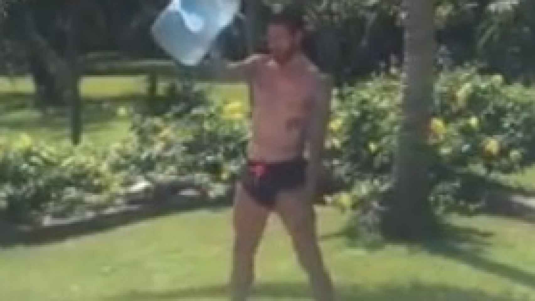 Ramos entrenándose con un bidón de agua