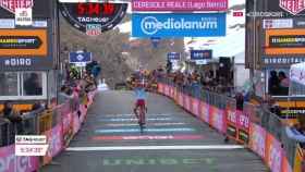 Zakarin, tras ganar la 13ª etapa del Giro. Foto: Twitter (@giroditalia)