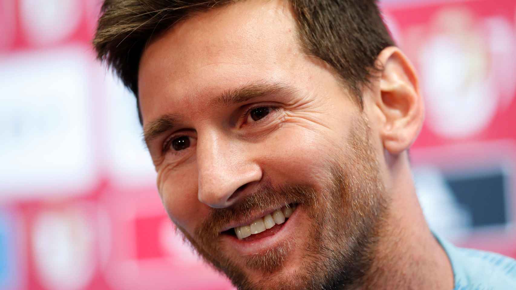 Lionel Messi, en rueda de prensa con el Barcelona