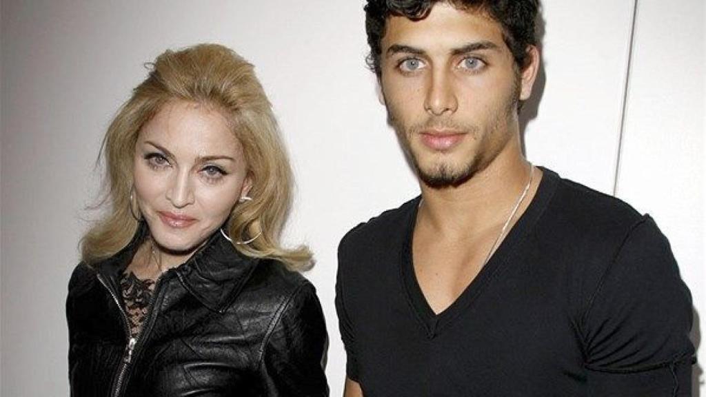 Madonna junto su ex pareja, Jesús Luz, 30 años más joven.
