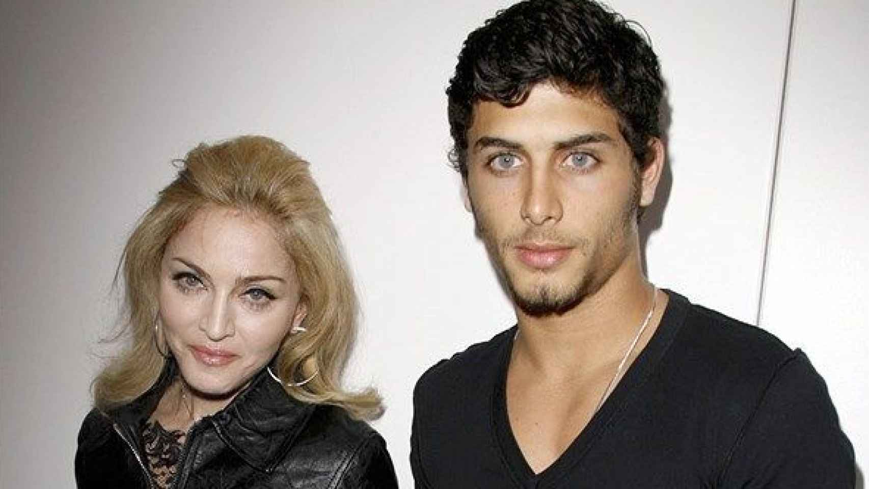 Madonna junto su ex pareja, Jesús Luz, 30 años más joven.