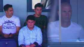 Reguilón, Brahim y Zidane viendo al Castilla