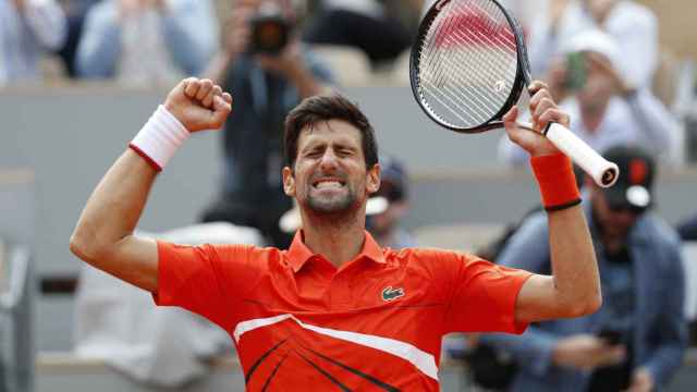 Djokovic pasa de primera ronda en Roland Garros