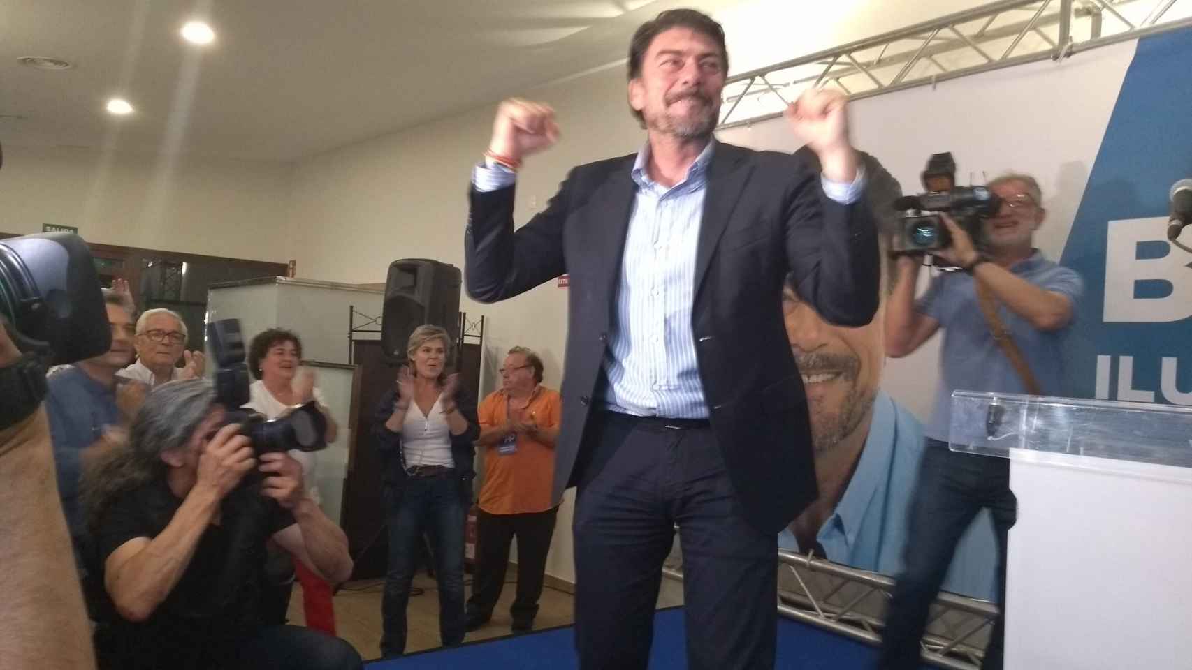 Luis Barcala seguirá como alcalde de Alicante.