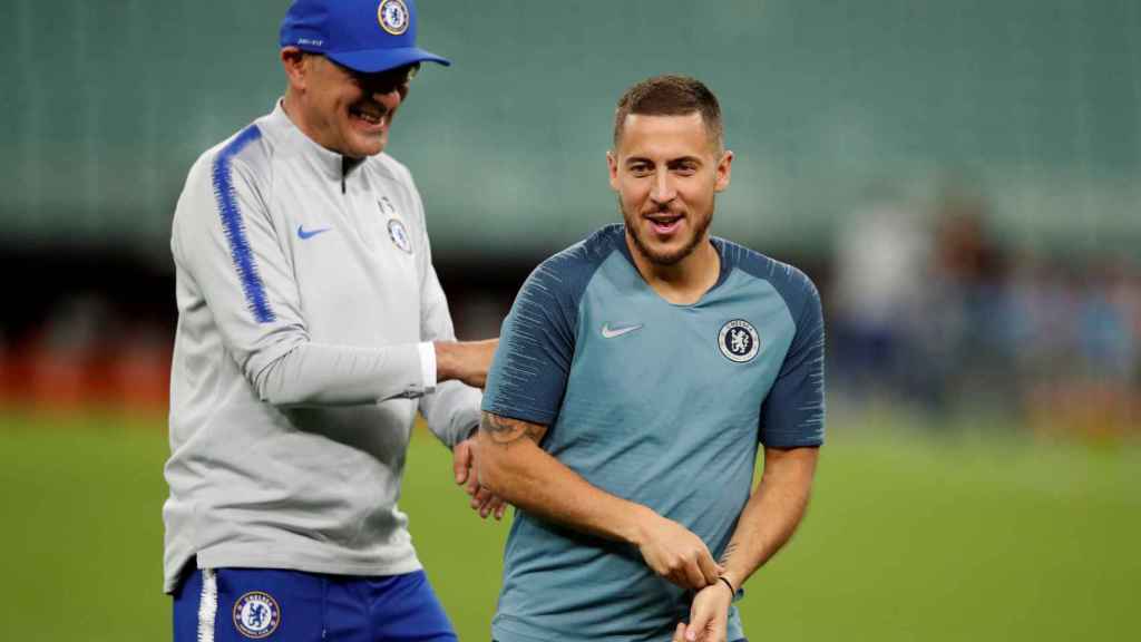 Sarri y Hazard, en un entrenamiento del Chelsea
