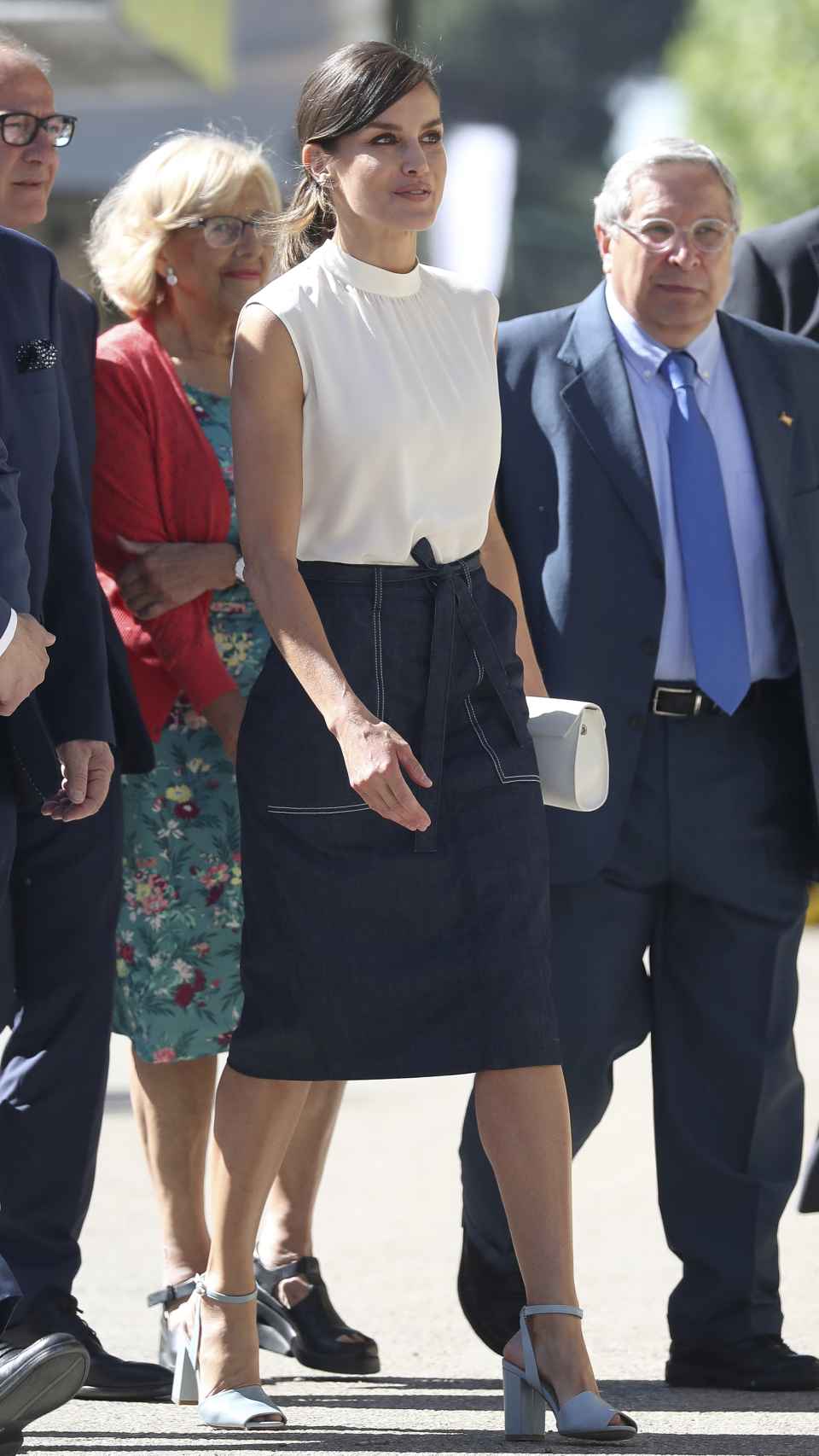 La reina Letizia en su llegada a la Feria del Libro de Madrid.