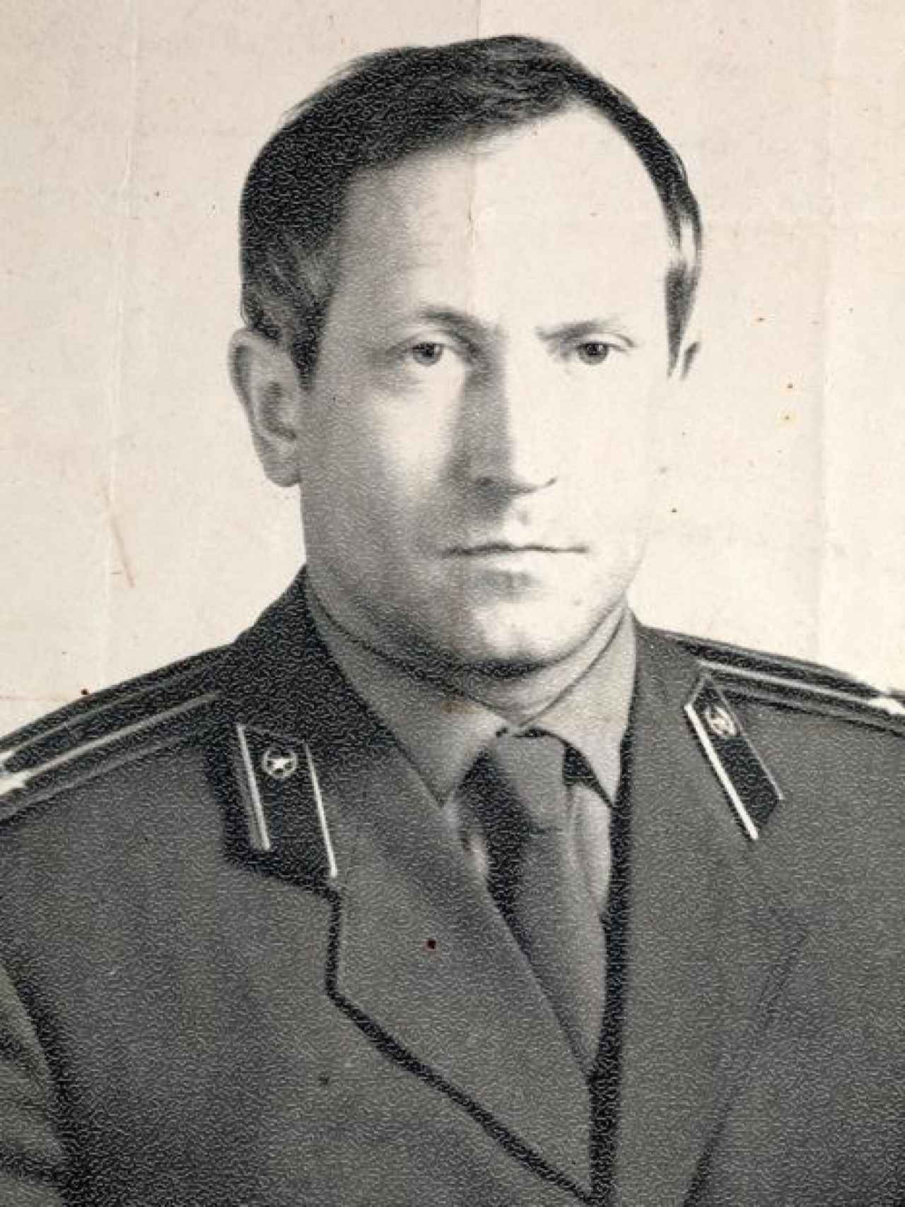 Oleg Gordievski, con su uniforme del KGB.