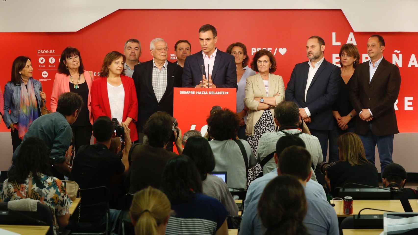 La imagen de la noche electoral del 26-M en el PSOE.