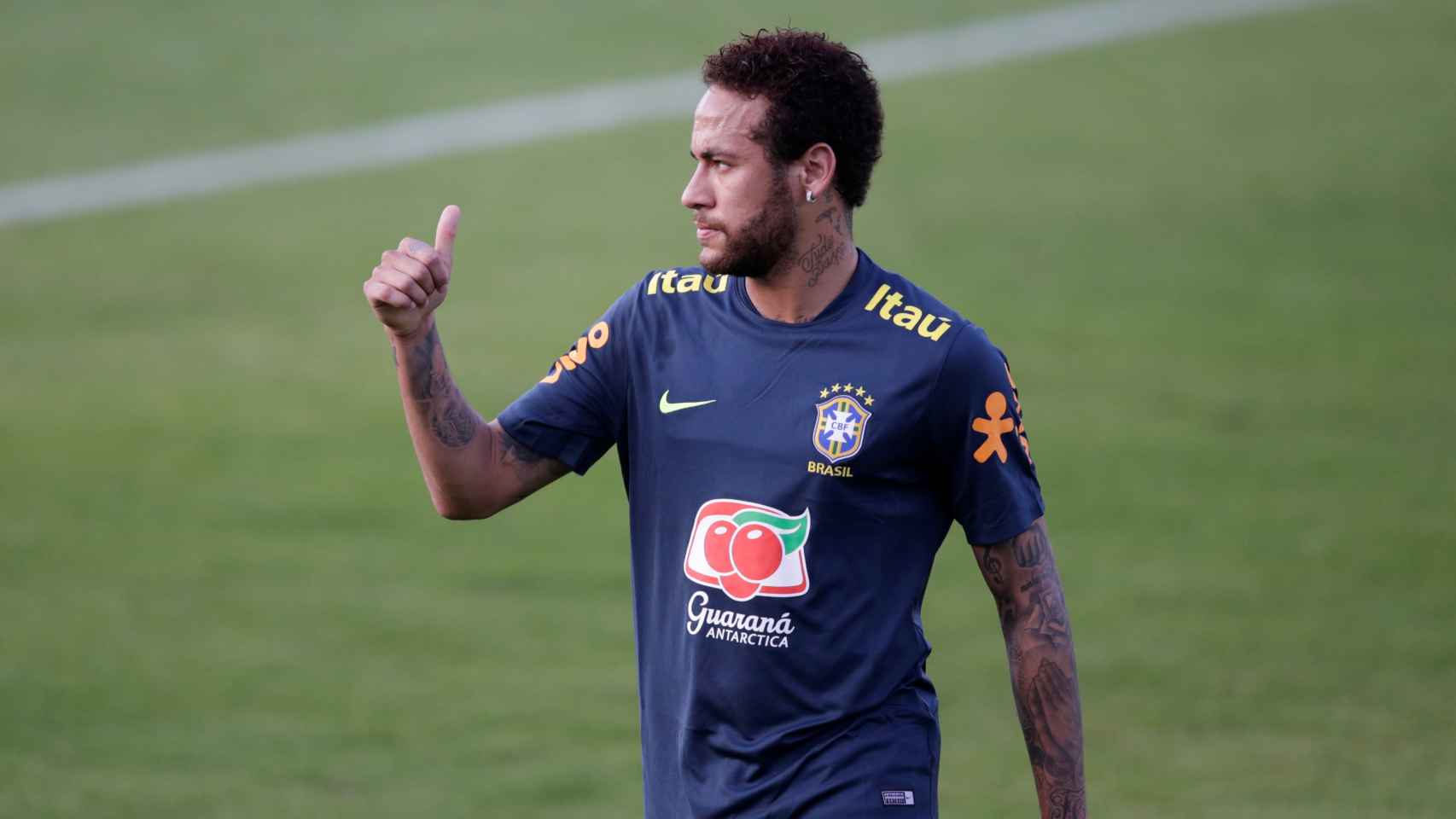 Neymar entrena con Brasil