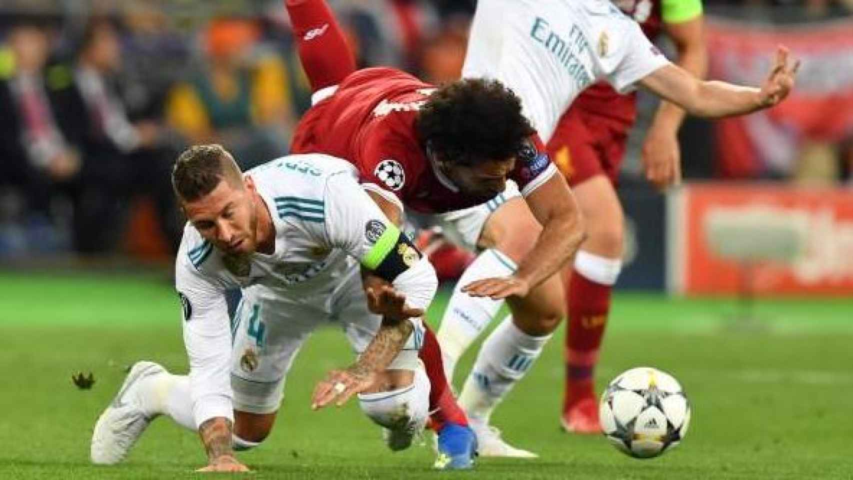 Salah en su choque con Sergio Ramos en Kiev