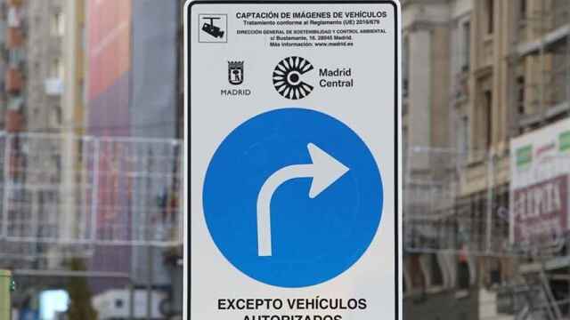 Señal que advierte sobre la delimitación del área Madrid Central