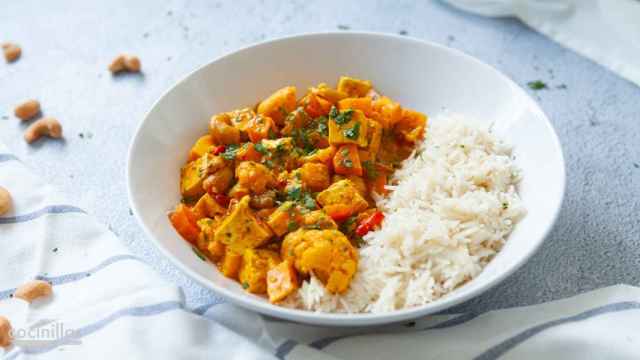 Tofu al curry, receta vegana, fácil y en una sola olla