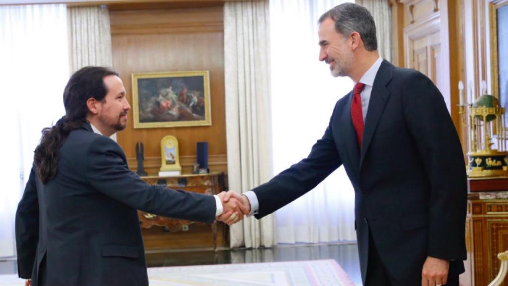 Pablo Iglesias, con el rey Felipe VI este jueves en la Zarzuela.