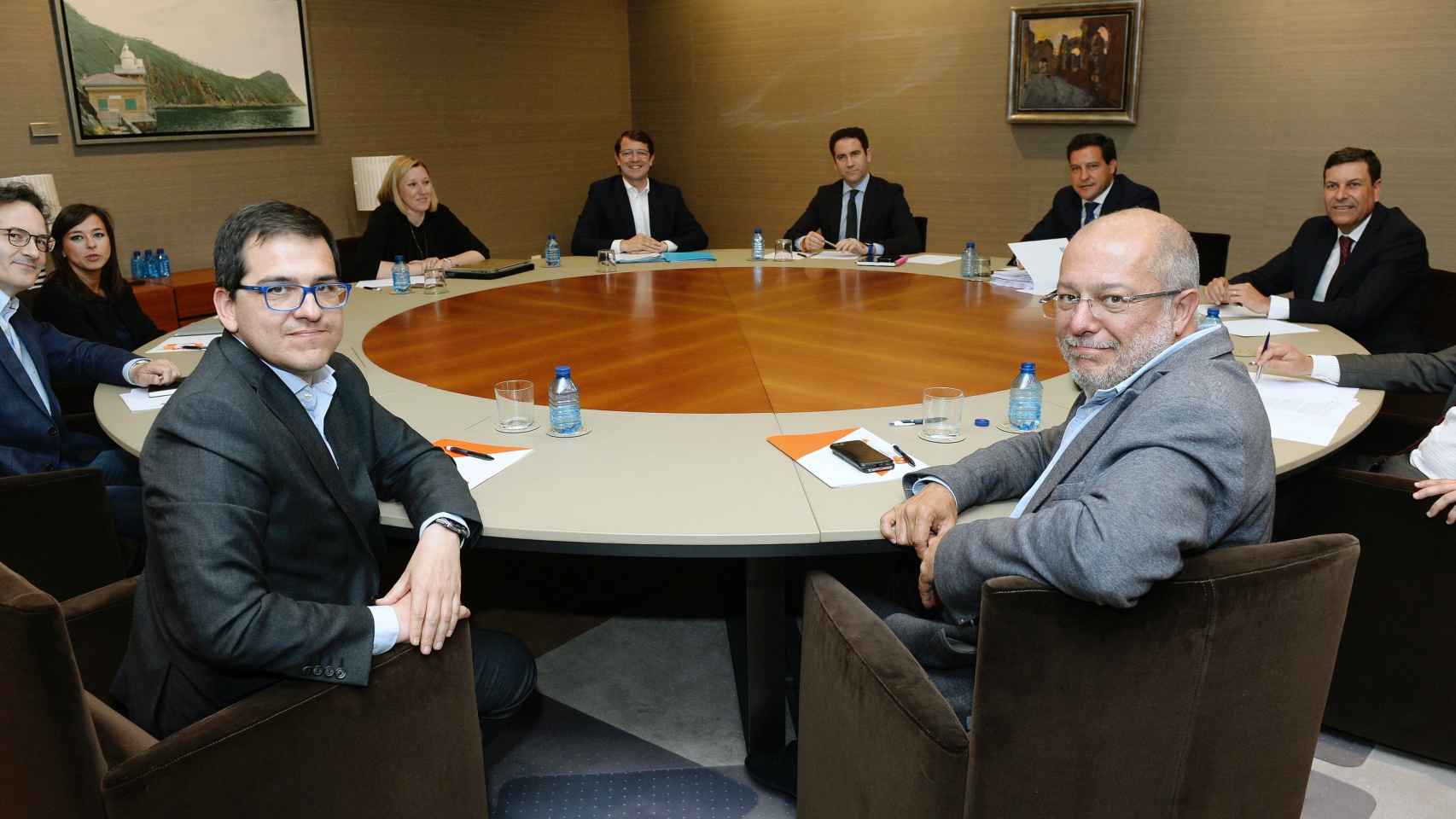 Mesa de negociación formada por PP y Ciudadanos en Castilla y León esta semana.