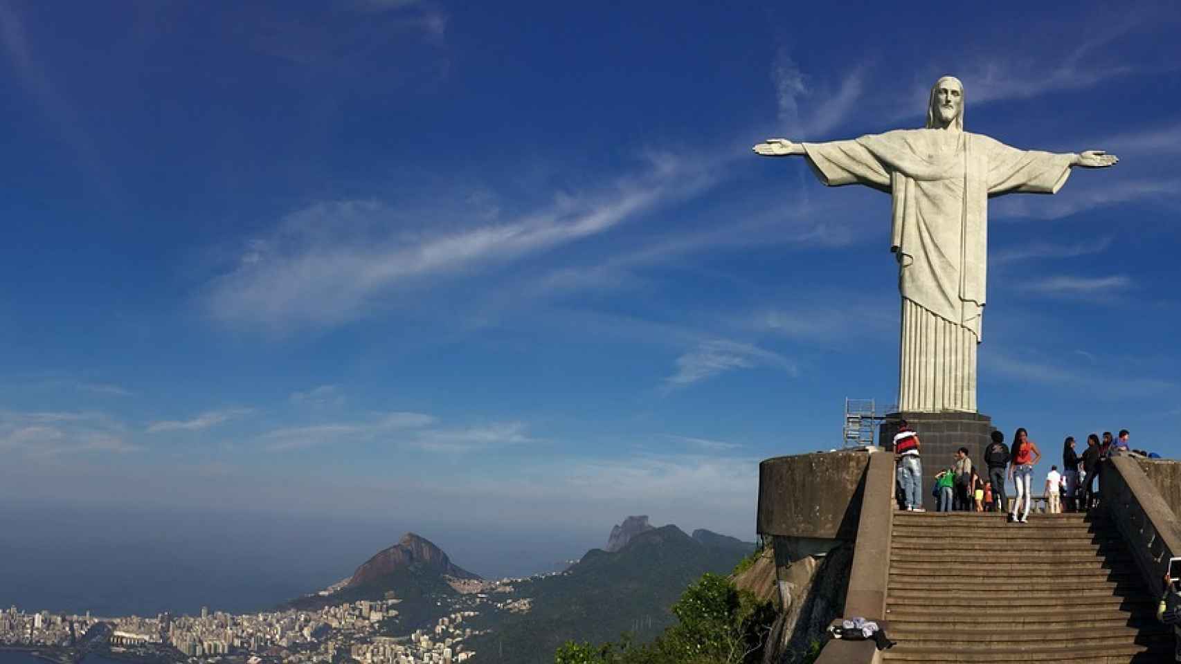 Imagen panorámica del Cristo Redentor de Corcovado, el gran símbolo de Río de Janeiro.