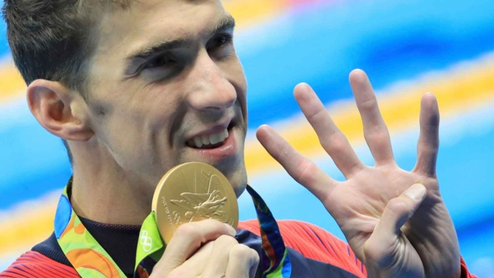 Michael Phelps celebra su carto oro en Río 2016