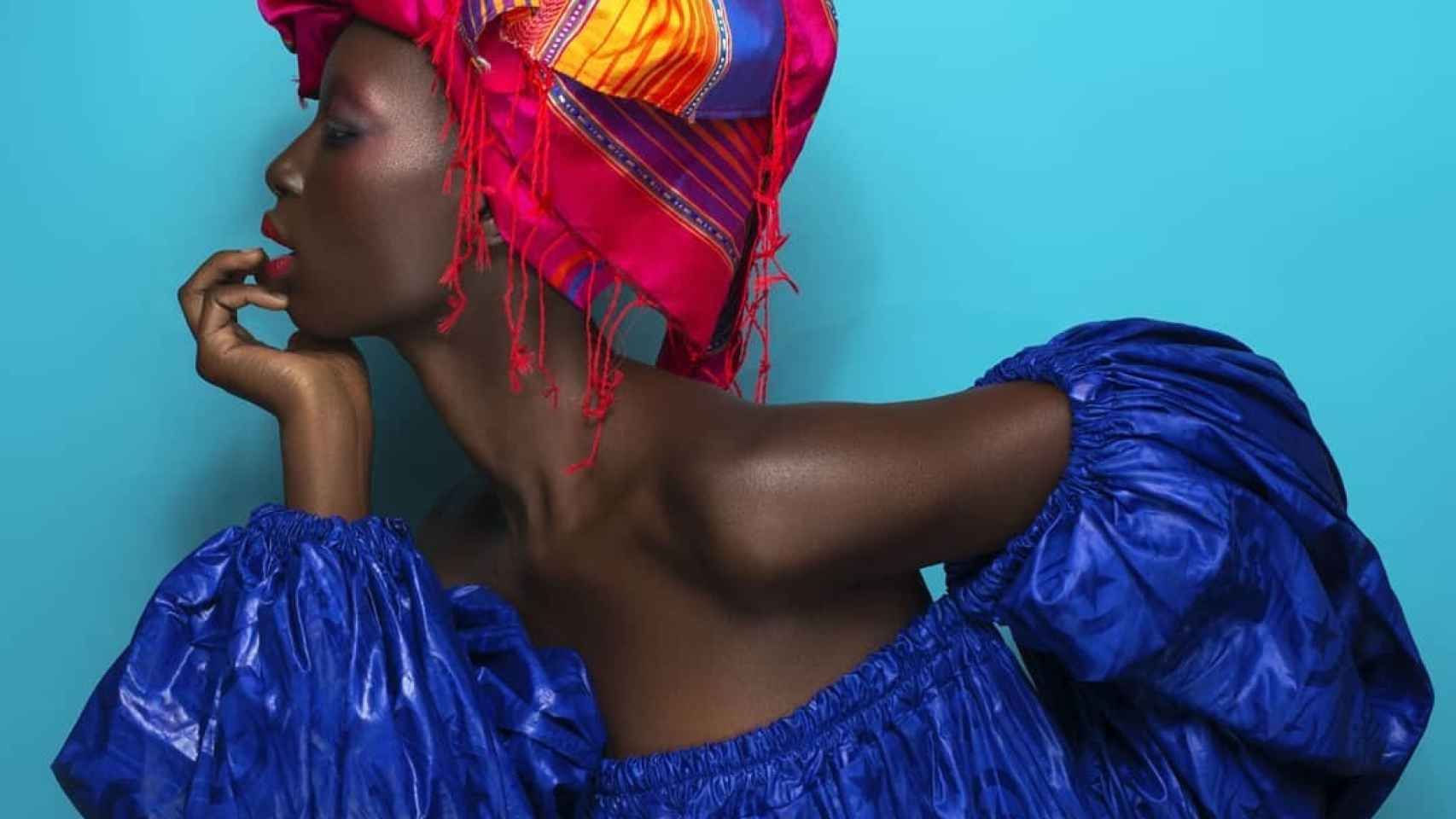 Modelo en la Dakar Fashion Week de Senegal.