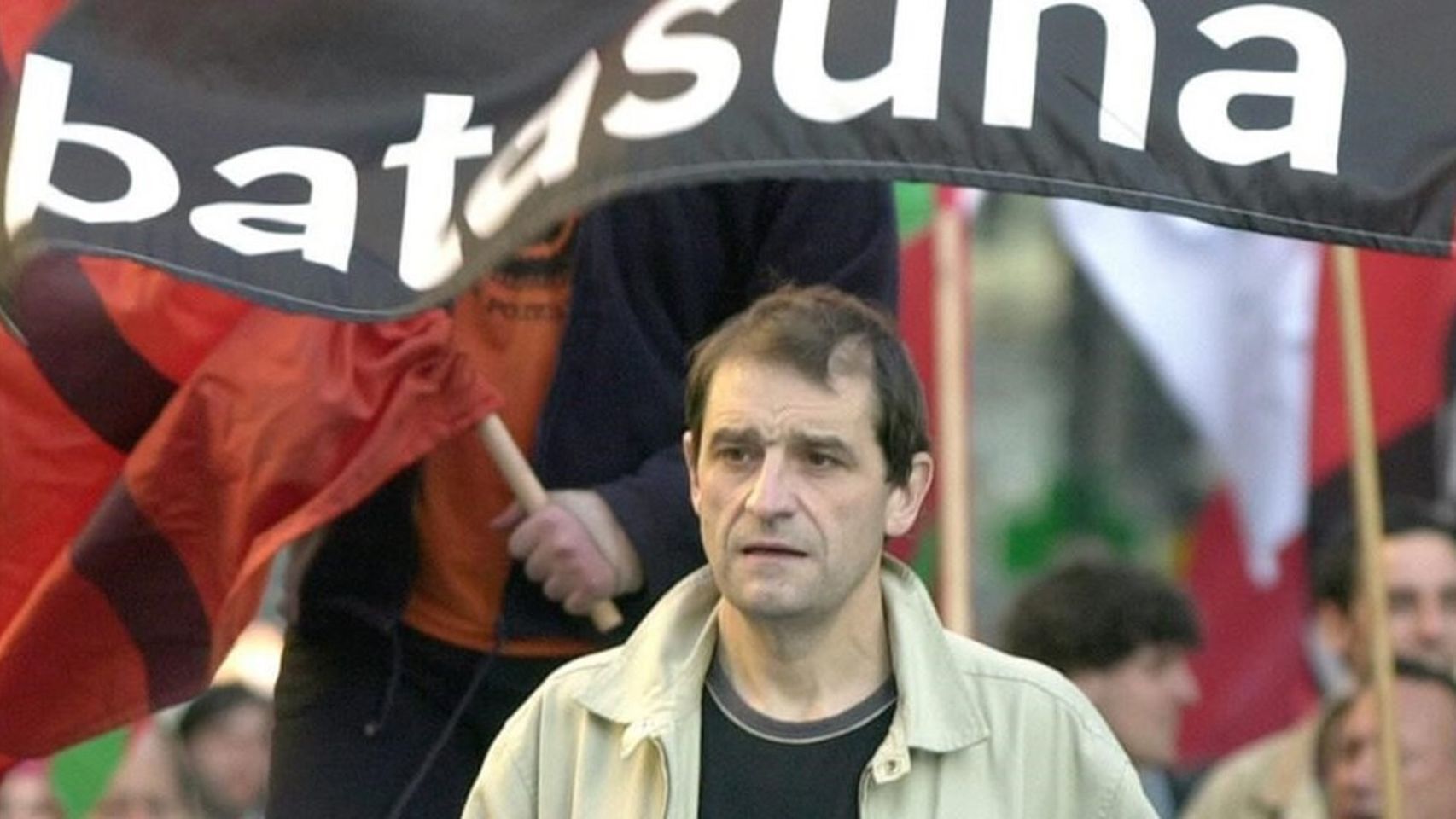 Josu Ternera, en abril del 2002, en Bilbao, el día en que el juez ordenó su detención por el atentado en la casa cuartel de la Guardia Civil de Zaragoza en 1987.