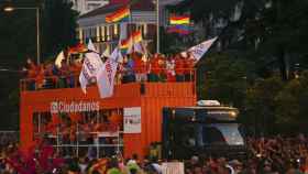 La carroza de Ciudadanos, durante una manifestación del Orgullo.