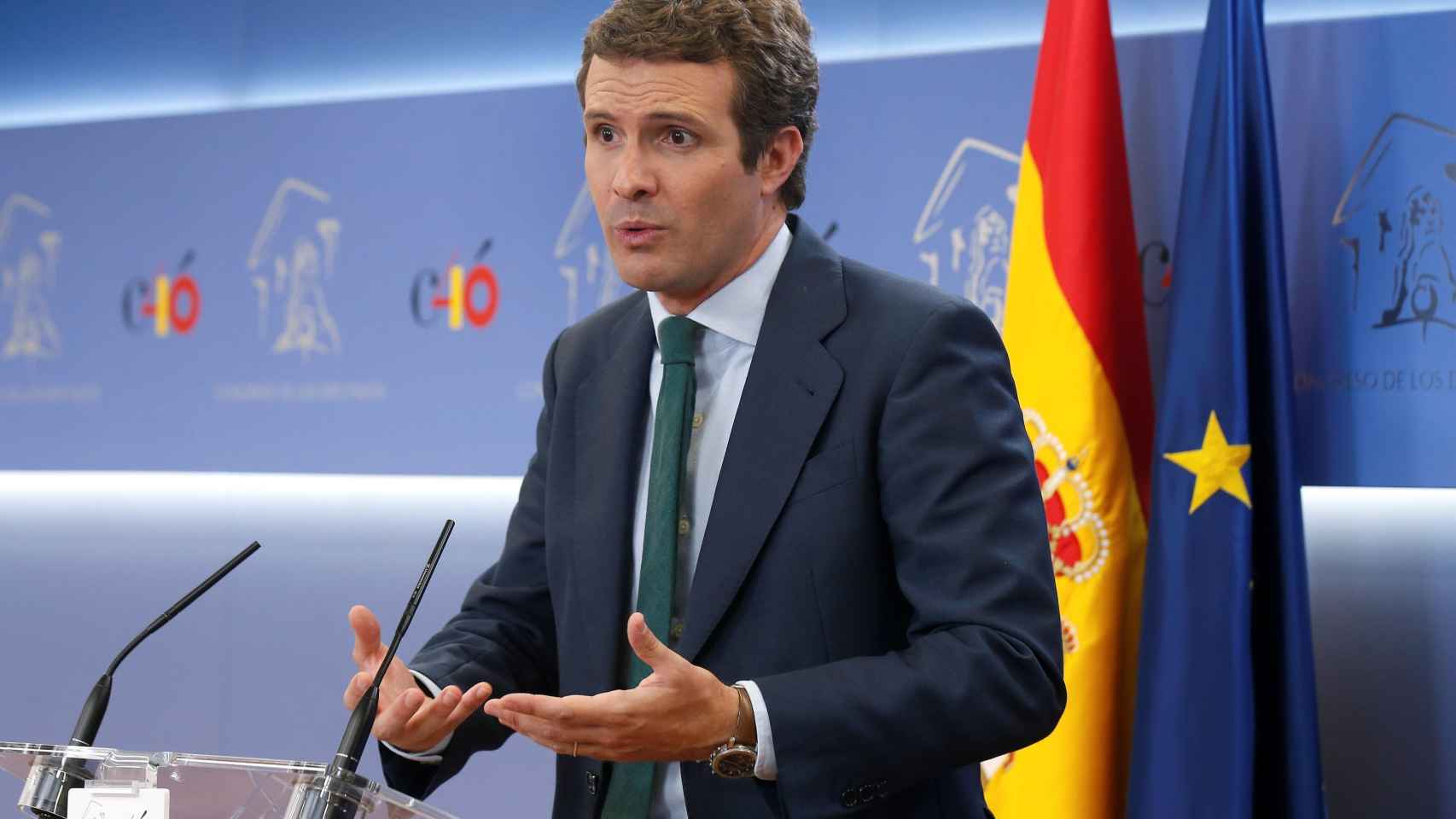 El líder del PP, Pablo Casado, en la rueda de prensa tras su reunión con el presidente del Gobierno en funciones, Pedro Sánchez.