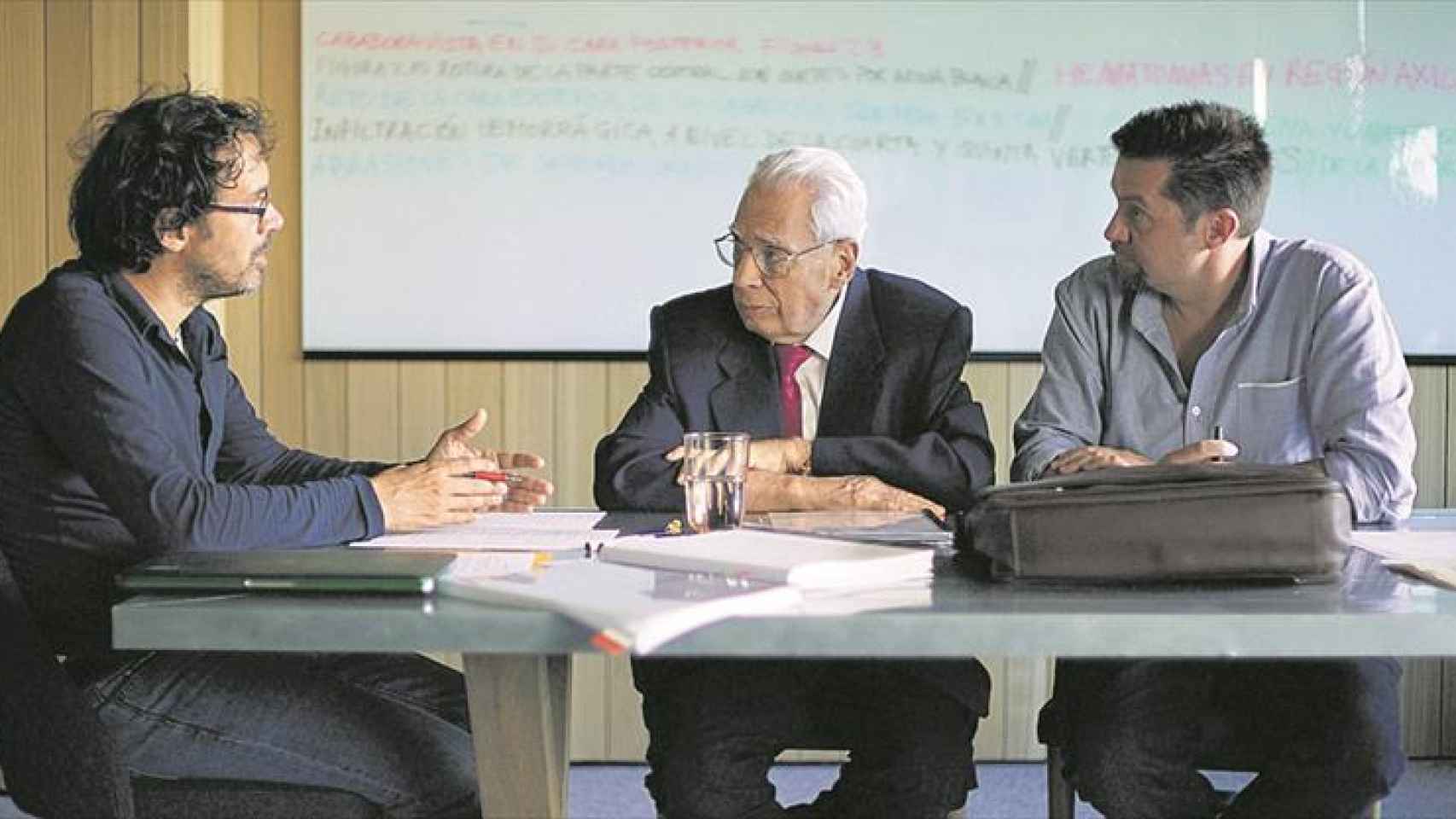 Elías León, el forense Luis Frontela y Ramón Campos.