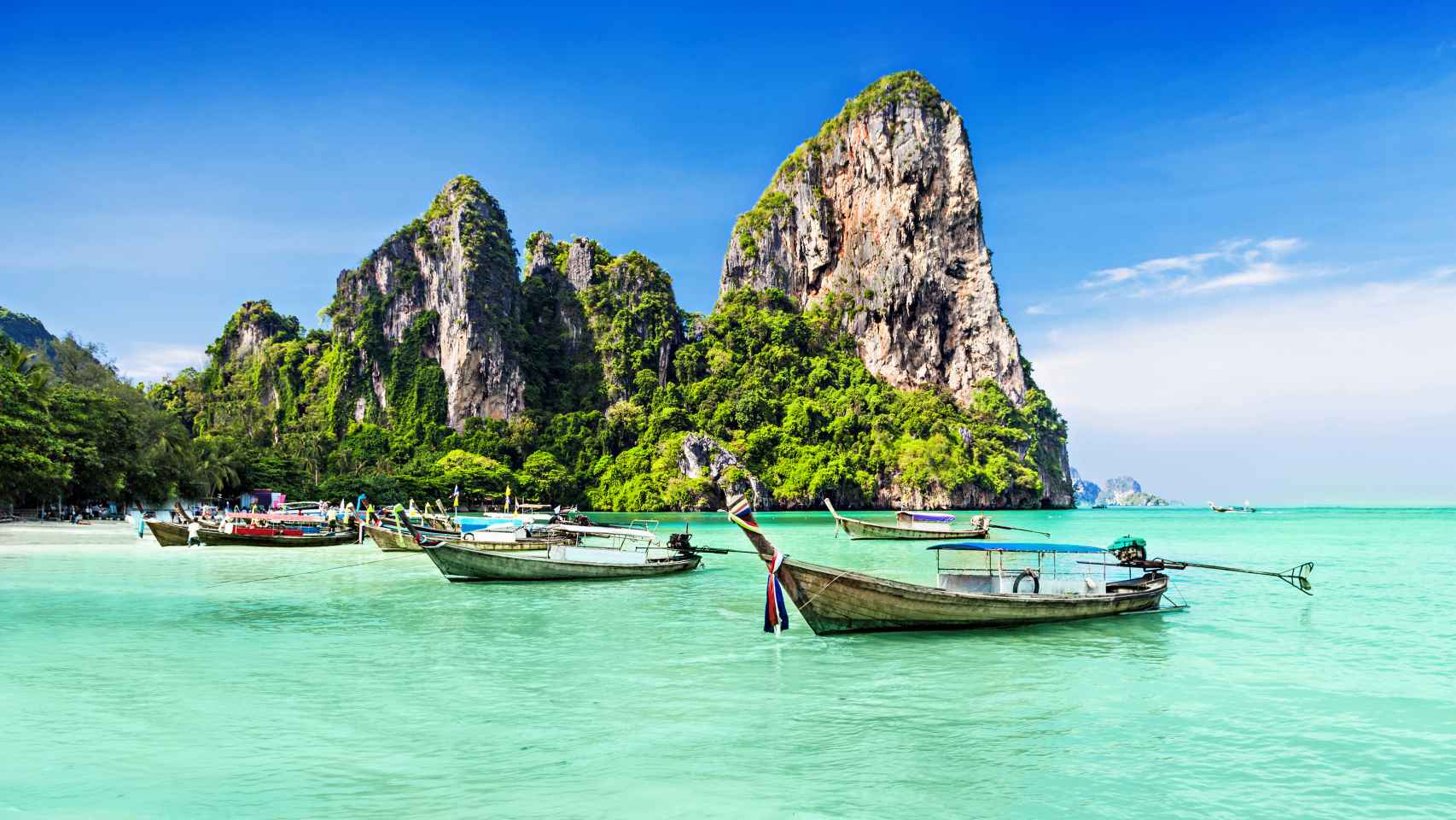 Las playas de la isla de Phuket ofrecen imágenes paradisíacas.