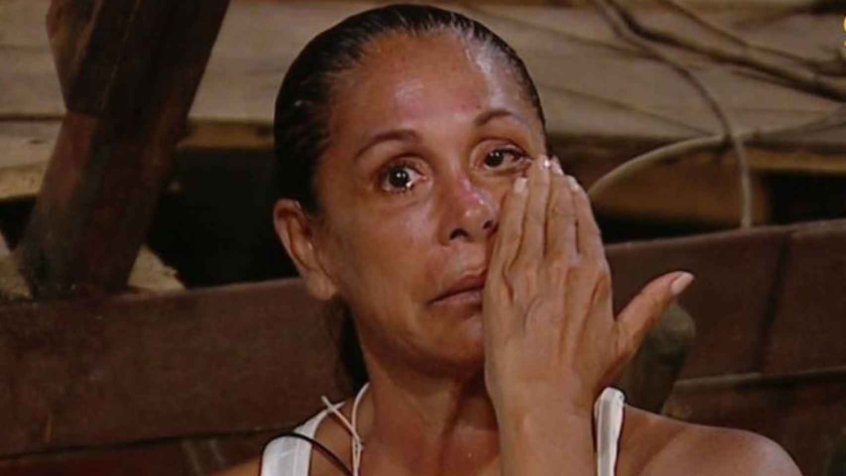 Isabel Pantoja llora en 'Supervivientes'