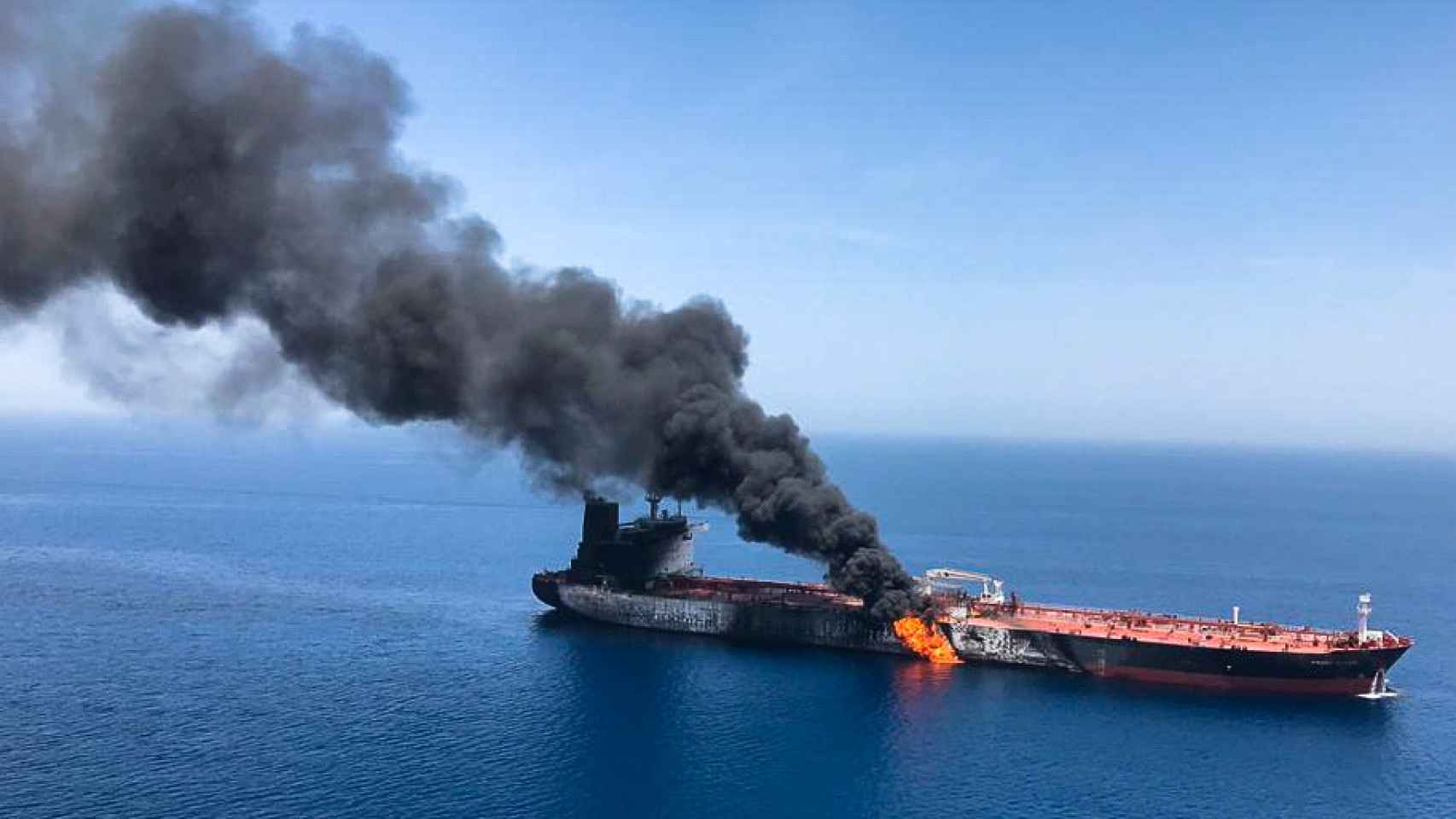 Los tripulantes de los buques atacados fueron evacuados