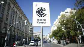 La señal de Madrid Central en mitad de la ciudad.