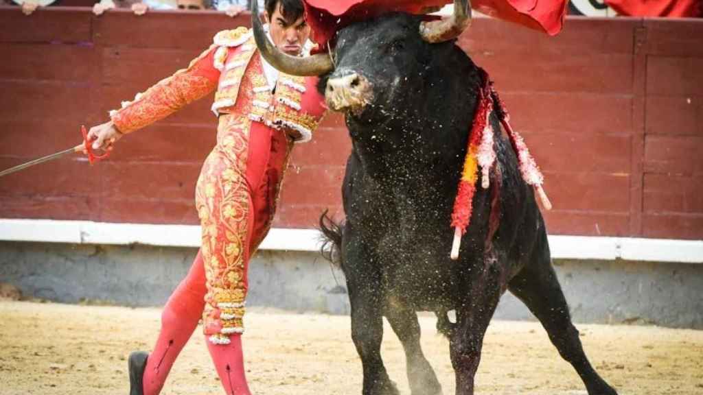 Pase de pecho de López Chaves, que estuvo sensacional con sus dos toros