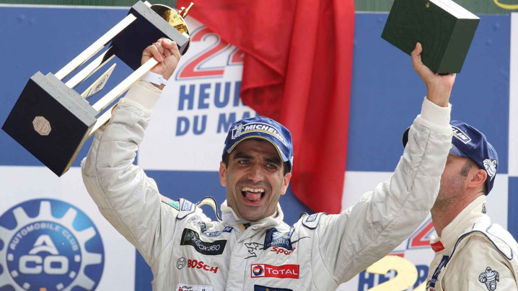 Marc Gené celebra su triunfo en las 24 Horas de Le Mans en 2009