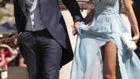 Marco Asensio y su novia Sandra Garal, en la boda de Sergio Ramos